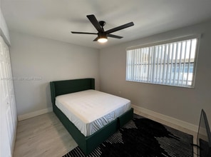 6155 NW 186th St, Unit 305 in Hialeah, FL - Foto de edificio - Building Photo