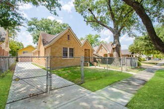 1438 Munger St in Houston, TX - Building Photo - Building Photo
