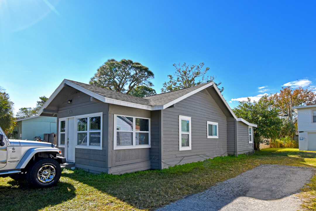 226 SW Lincoln Cir N in St. Petersburg, FL - Building Photo