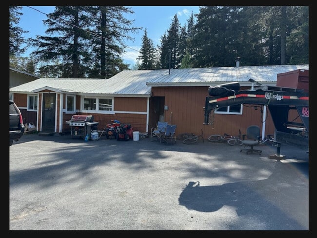 2507 Cedar St in Seward, AK - Building Photo - Building Photo