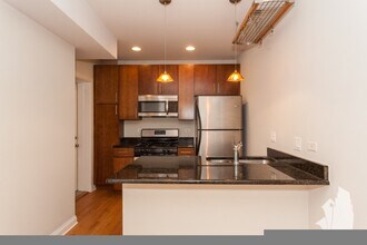 1634 W Grace St in Chicago, IL - Building Photo - Building Photo