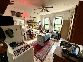 1049 N Marshfield Ave in Chicago, IL - Building Photo - Building Photo