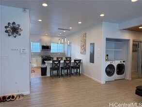 1380 Hoona St in Pearl City, HI - Building Photo - Building Photo