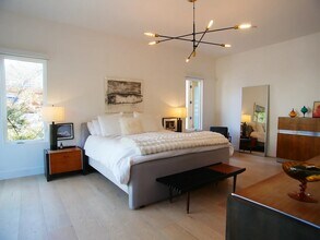 3744 Somerset Dr in Los Angeles, CA - Building Photo - Building Photo