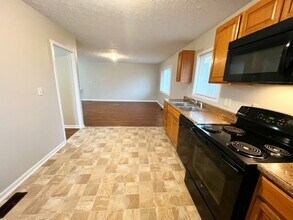 3433 Maura Ln in Indianapolis, IN - Building Photo - Building Photo