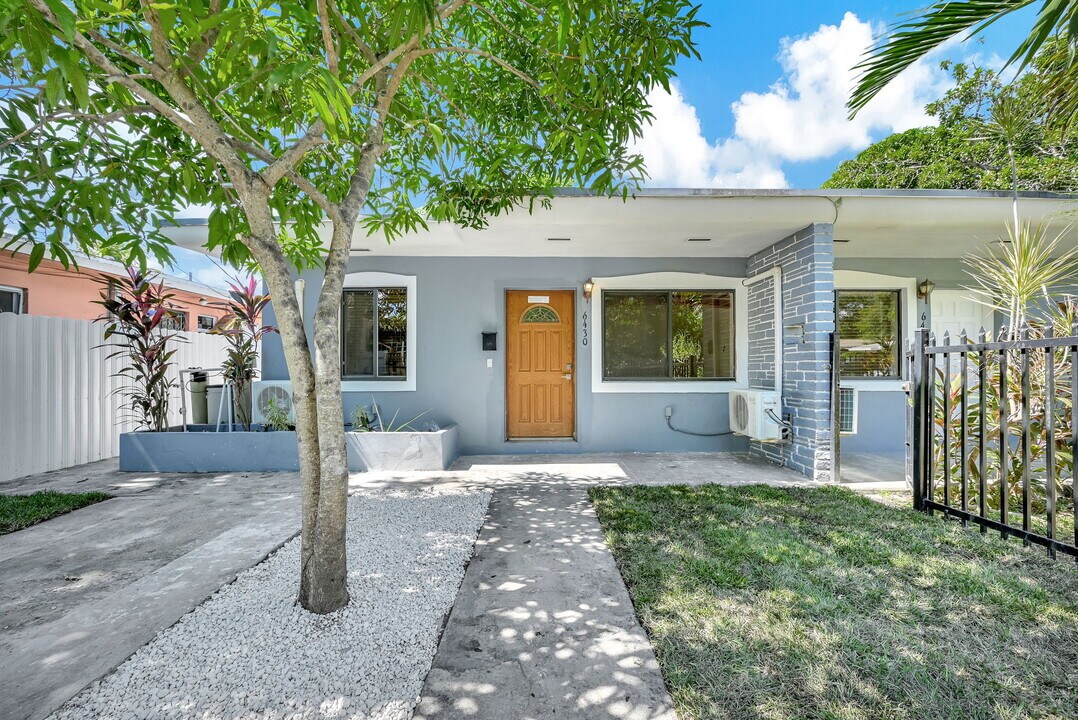 6430 NE 1st Ct in Miami, FL - Building Photo