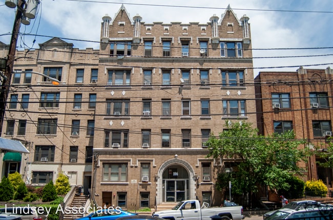 106 Glenwood Ave in Jersey City, NJ - Building Photo - Building Photo