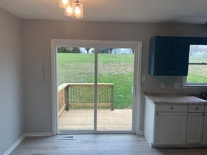 150 Oakcrest Cir in Bristol, VA - Building Photo - Building Photo