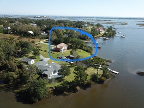 81 Dennis Dr in Hampstead, NC - Building Photo - Building Photo