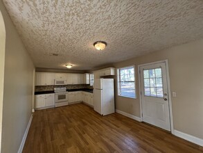 624 Parker Dr in Hinesville, GA - Building Photo - Building Photo