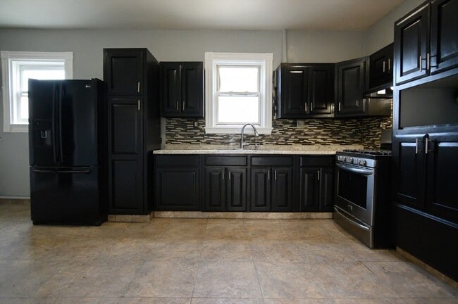 4 Burton Ave in Boston, MA - Building Photo - Building Photo