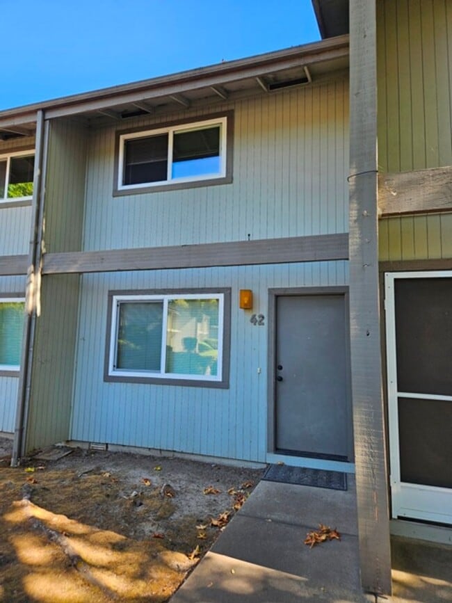 1831 Claxter Rd NE in Keizer, OR - Foto de edificio - Building Photo