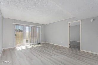 4730 W Northern Ave in Glendale, AZ - Foto de edificio - Building Photo