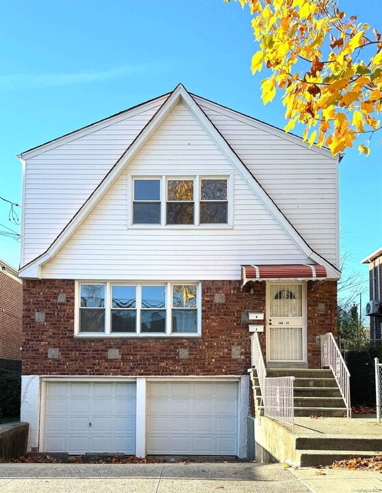 140-27 Quince Ave-Unit -2nd Fl in Queens, NY - Building Photo
