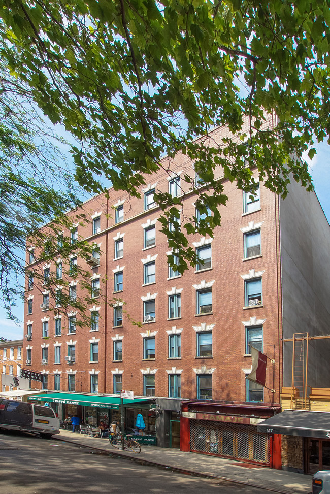 83-85 Macdougal St in New York, NY - Foto de edificio - Building Photo