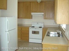 1328 NW Falls Creek Loop-Unit -#201 in Oak Harbor, WA - Building Photo - Building Photo