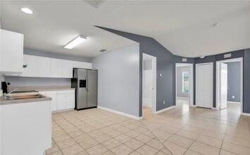 4510 30th St SW, Unit 4510 in Lehigh Acres, FL - Foto de edificio - Building Photo