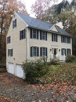 157 Chase Rd in South Hampton, NH - Building Photo