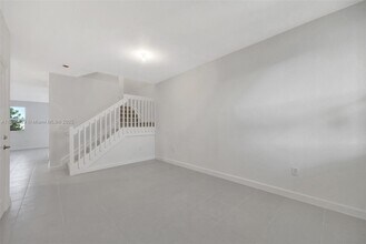 2813 SE 25th Ave in Homestead, FL - Foto de edificio - Building Photo