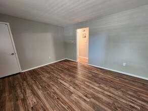 7095 W 13th Ave in Lakewood, CO - Foto de edificio - Building Photo