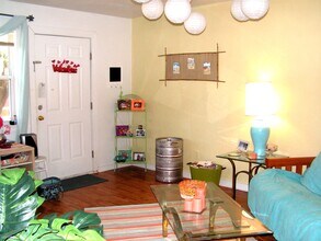 1716 Belle Vue Way in Tallahassee, FL - Building Photo - Building Photo
