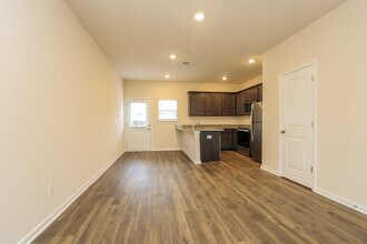 8073 Logan Dr in La Vergne, TN - Building Photo - Building Photo