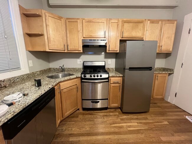 9 Saint Johns Rd, Unit 3 in Cambridge, MA - Building Photo - Building Photo