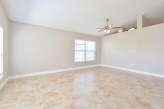 2102 Shannon Lakes Blvd in Kissimmee, FL - Building Photo - Building Photo