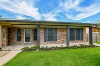 13910 Bonnercrest Dr photo'