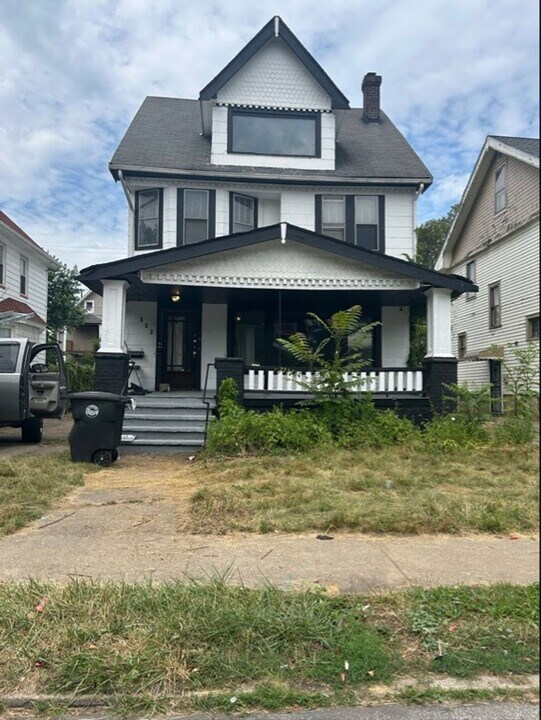 552 E 120th St in Cleveland, OH - Building Photo
