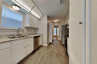 13627 Montaigne Dr in Houston, TX - Building Photo - Building Photo