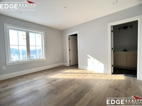 12 Surrey St, Unit 4 in Boston, MA - Building Photo - Building Photo