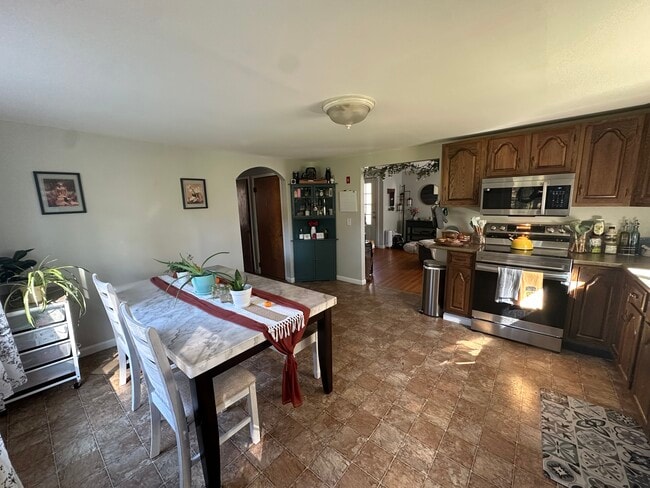 57 Valley Rd in Southampton, MA - Building Photo - Building Photo