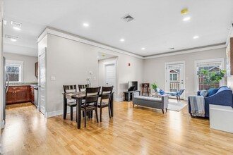 54 Loomis St in Bedford, MA - Building Photo - Building Photo