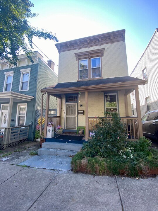 425 Warner St in Cincinnati, OH - Building Photo
