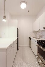 65 4th Ave in New York, NY - Building Photo - Building Photo