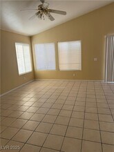 8272 Tribute Ln in Las Vegas, NV - Building Photo - Building Photo