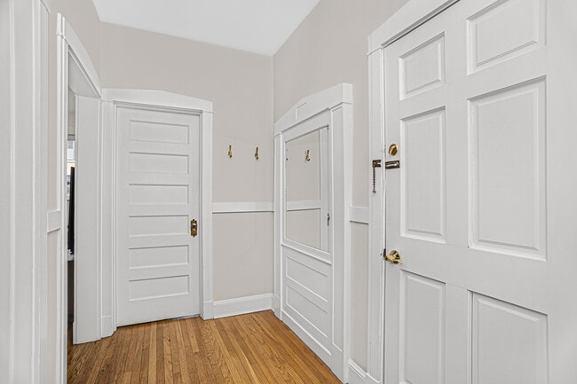 637 W Armitage Ave in Chicago, IL - Building Photo - Building Photo