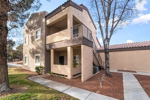 5250 S Rainbow Blvd in Las Vegas, NV - Building Photo