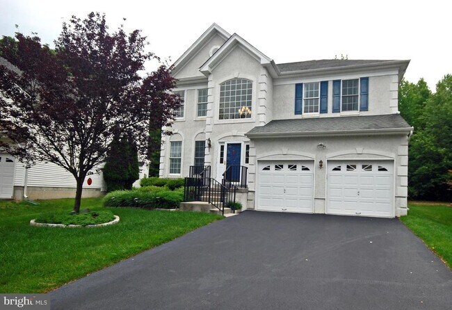 property at 43 Lockwood Dr