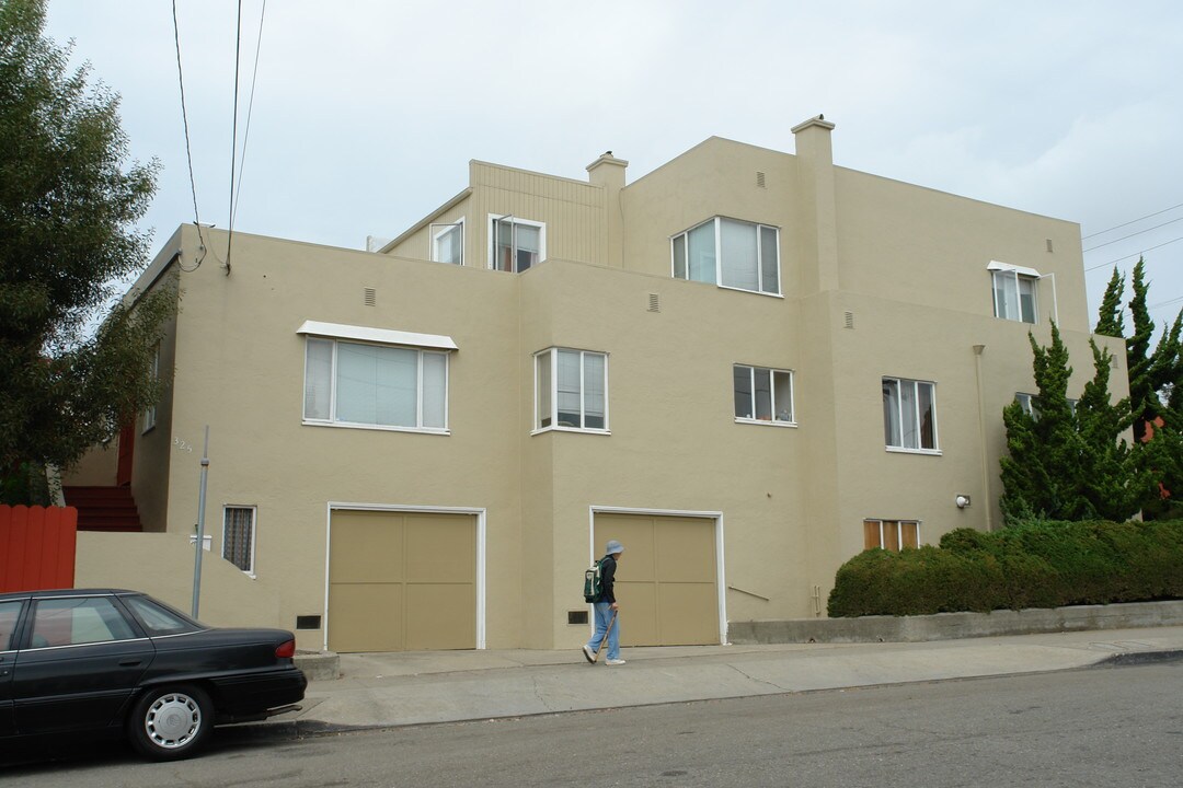 325 Frisbie St in Oakland, CA - Building Photo