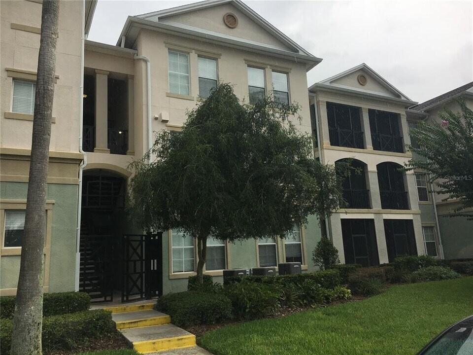8156 Boat Hook Loop, Unit 210 in Windermere, FL - Building Photo