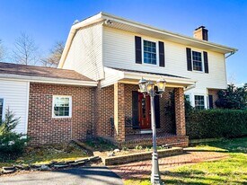 3502 Old Jones Rd in Dunkirk, MD - Building Photo