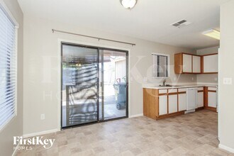 3132 W Robin Ln in Phoenix, AZ - Foto de edificio - Building Photo