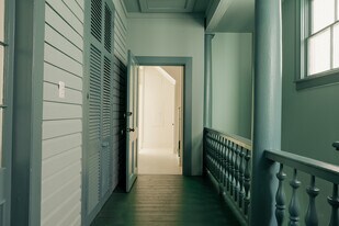 82 Wentworth St, Unit C in Charleston, SC - Building Photo