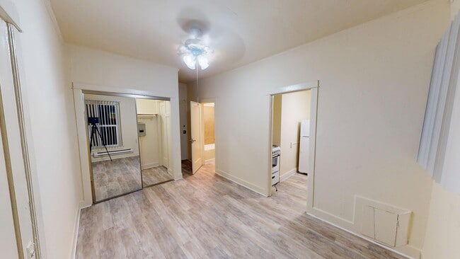 2532 DALY STREET in Los Angeles, CA - Foto de edificio - Interior Photo
