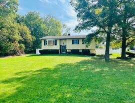 26 Elizabeth Ave in Middletown, NY - Building Photo