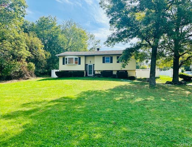 26 Elizabeth Ave in Middletown, NY - Building Photo