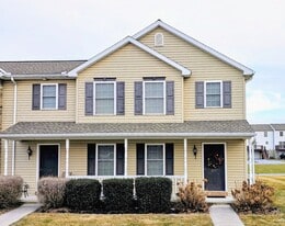 227 Limestone Dr in Myerstown, PA - Building Photo