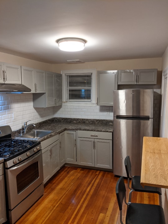 18 Hichborn St in Revere, MA - Building Photo